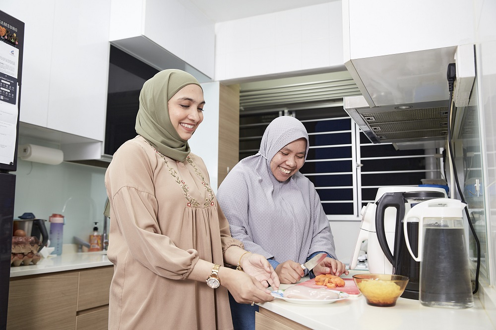 Building a blissful bond with your helper: Rasyidah and Novita